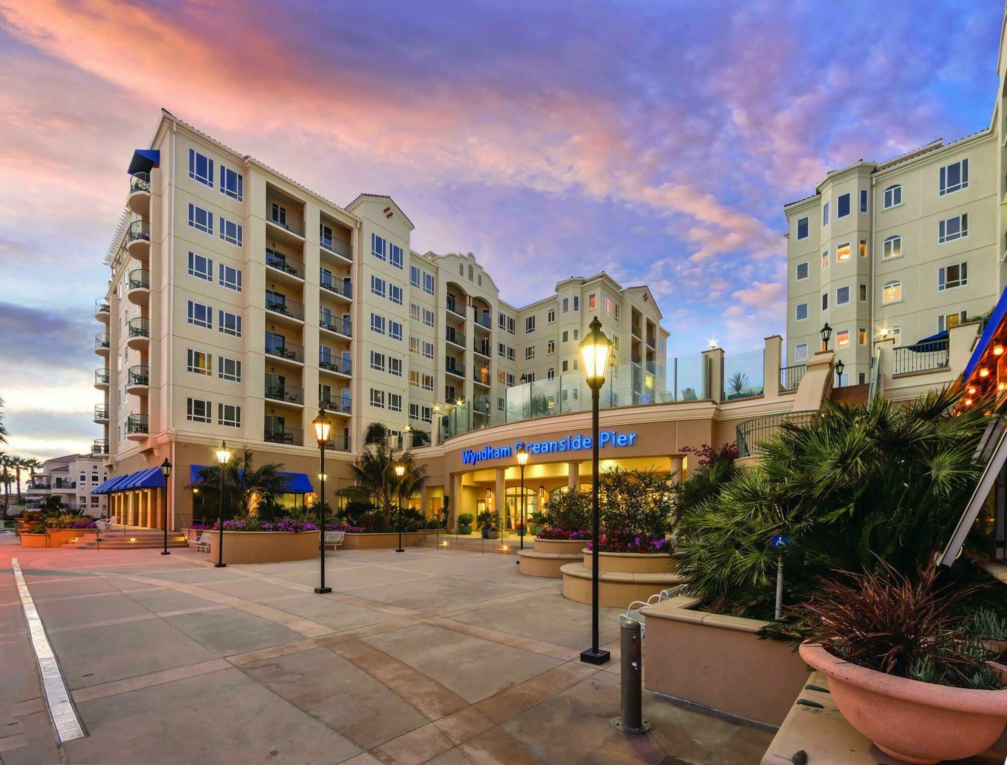 Club Wyndham Oceanside Pier Resort Exteriör bild